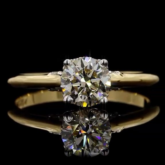 Aadhira Lumi Ring