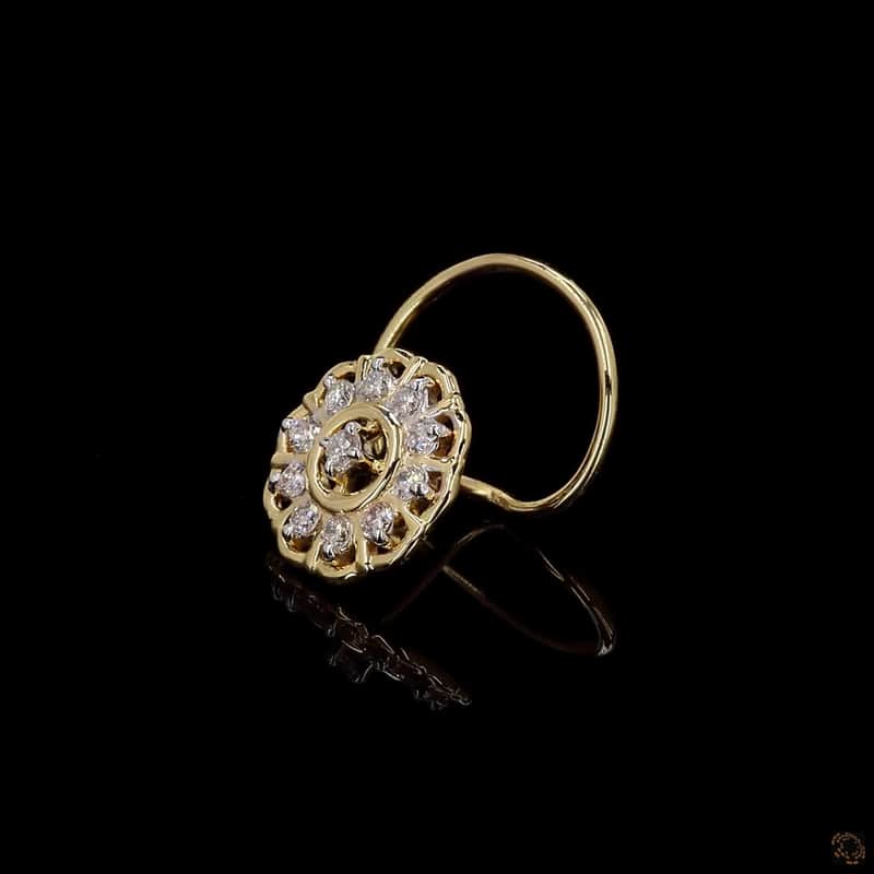 Scalloped Halo Diamond Nose Pin